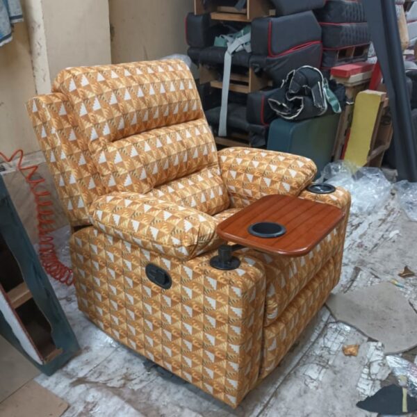 Single seat home theatre recliner (Sorrell Brown)