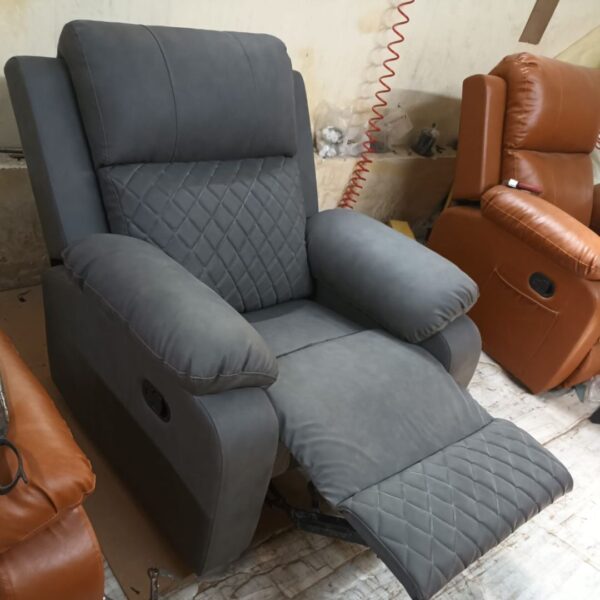 Single seat home theatre recliner (Old Lavender)