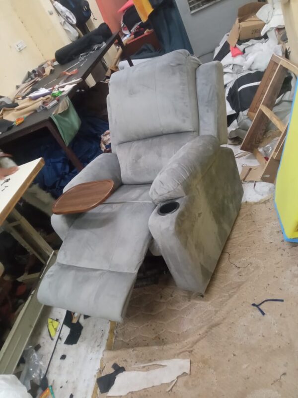 Single seat home theatre recliner (Regent Grey)
